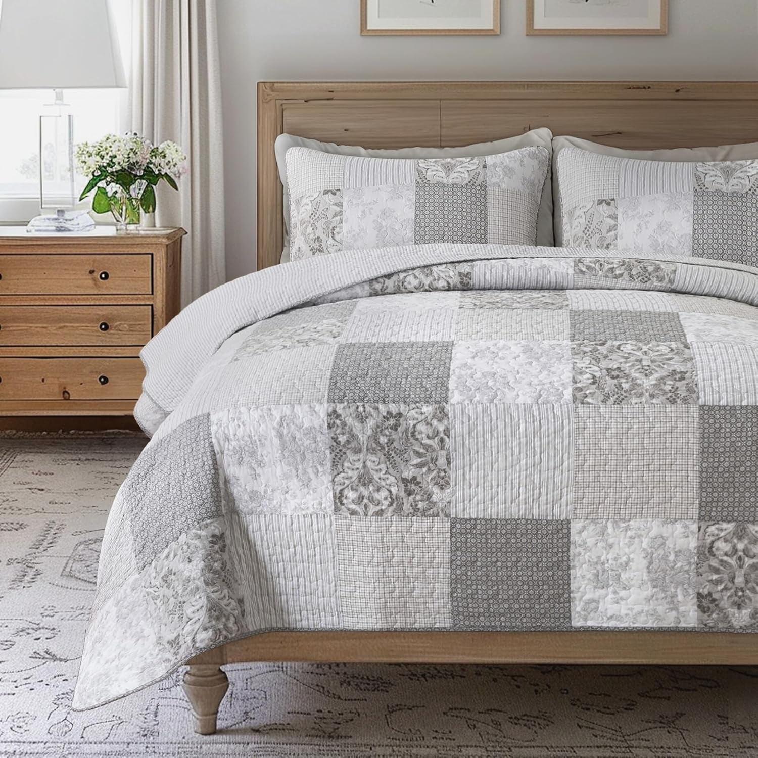 Silver Linings Cotton Quilt Set - Queen Size with 2 Shams, Neutral Pieced Patchwork Design, Country Silver Gray Quilted Comforter, Lightweight Summer Farmhouse Bedspread